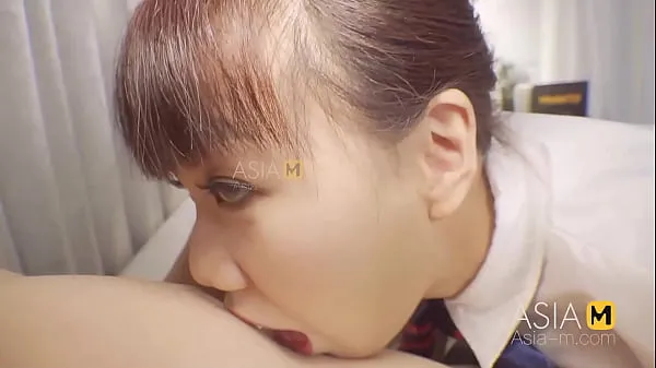 街角ナンパ：キャビンアテンダント・シャオ・ユー・シーがチンポでえずいてから残虐マンコピストン＆中出し