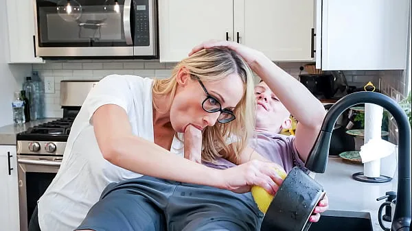 Tenant Freeuses Landlord's Dripping MILF Wife Anytime: Brutal Pounding & Creampie Momslave!